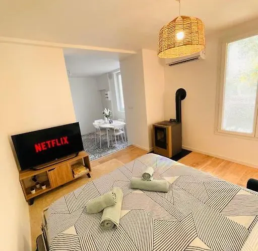 Le Reve Azureen アパート *